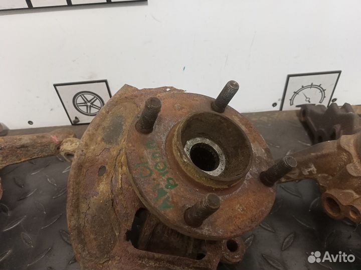 Кулак поворотный для Nissan Almera Classic B10