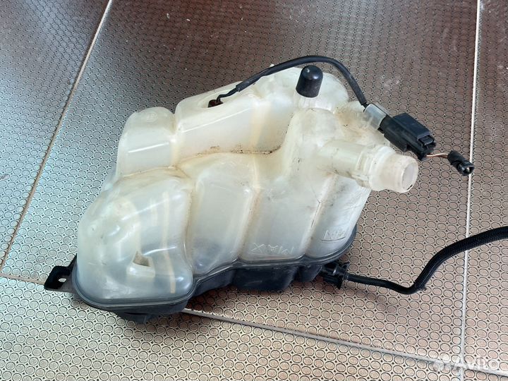 Бачок расширительный Land Rover Discovery Sport 20