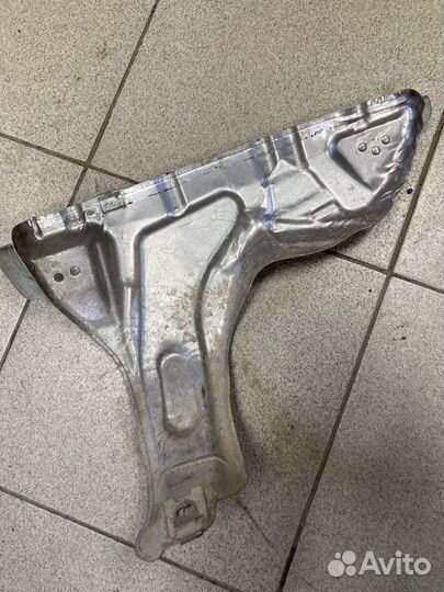 Кожух М274 W204 W212 W207