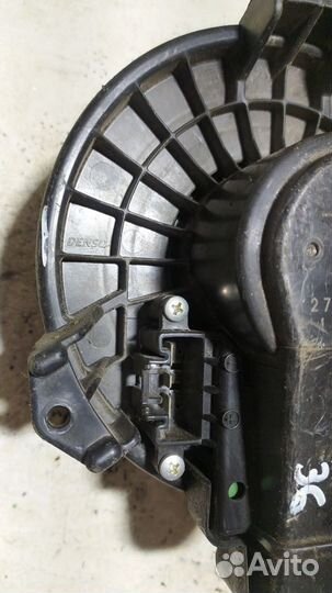 Моторчик печки Тойота Рав-4 2006-2013