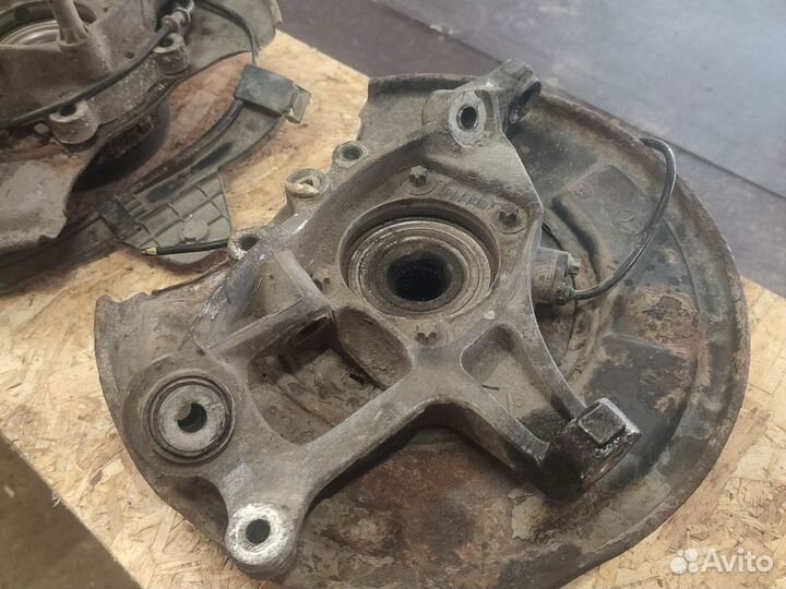 Мерседес W211 задний кулак