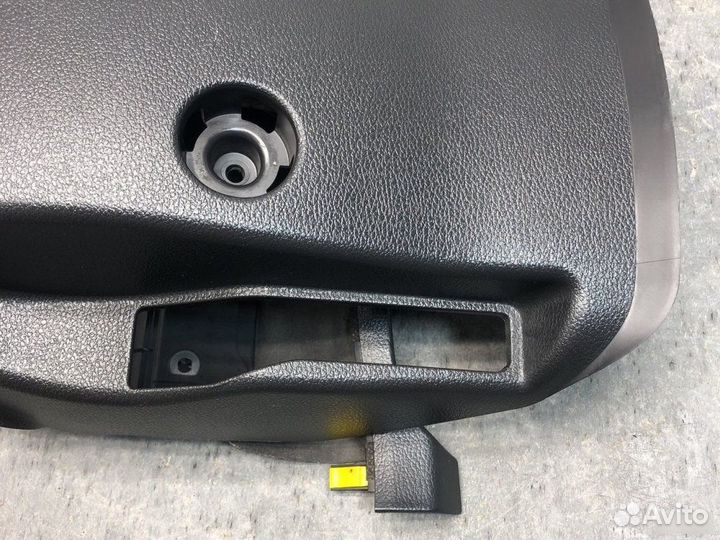 Кожух рулевой колонки Hyundai Genesis G80 2014