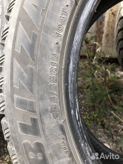 Bridgestone Blizzak Spike-01 235/55 R18 T