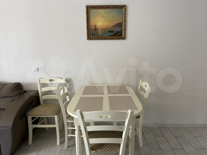 2-к. квартира, 72 м², 1/3 эт.