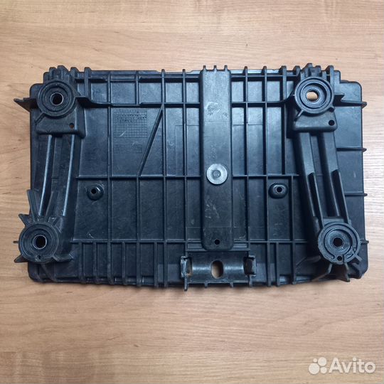 Mercedes W205 W213 W257 площадка под аккумулятор