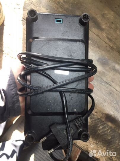 Зарядное устройство