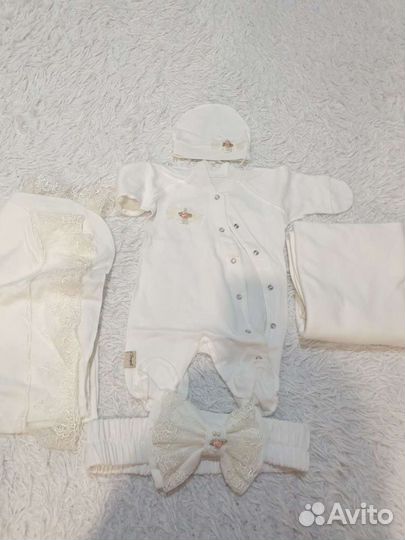 Комплект на выписку для девочки