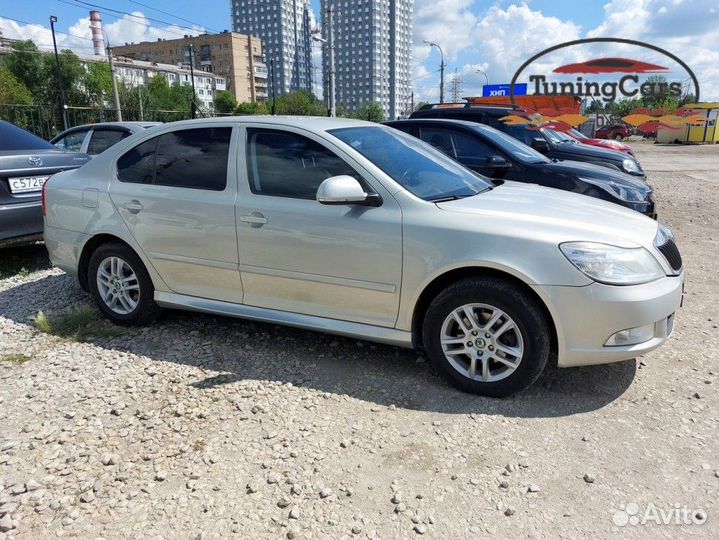 Накладки на пороги Шкода Октавия А5 2008-2015г.в