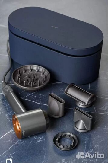 Фен Dyson Supersonic в подарочном кейсе