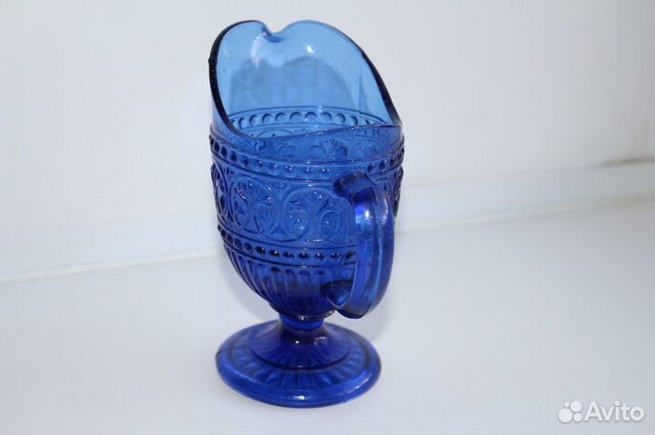 Старинный молочник сливочник кобальтовое стекло