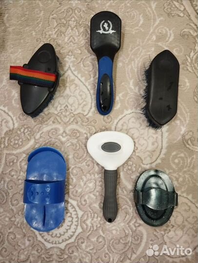 Набор щеток для лошади