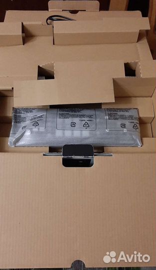 Roland V-1HD видеомикшер