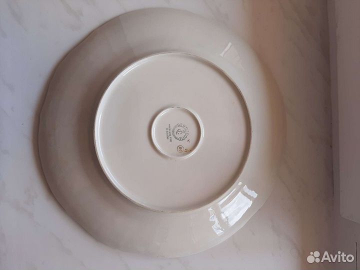 Фарфоровое блюдо