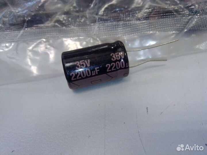 Электролитический конденсатор