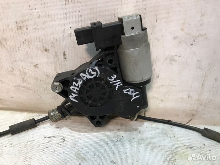 Стеклоподъемник задний правый Mazda 3 седан BK Z6