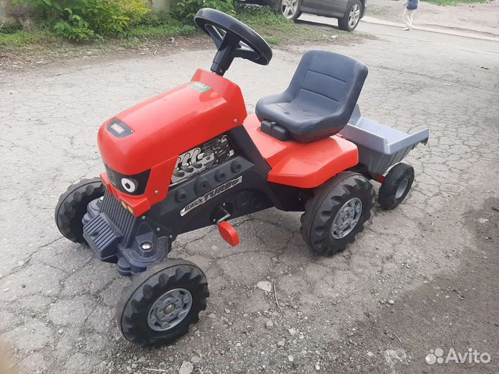 Трактор с педалями и прицепом