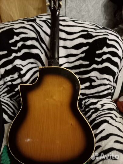Акустическая гитара бу 3тыс