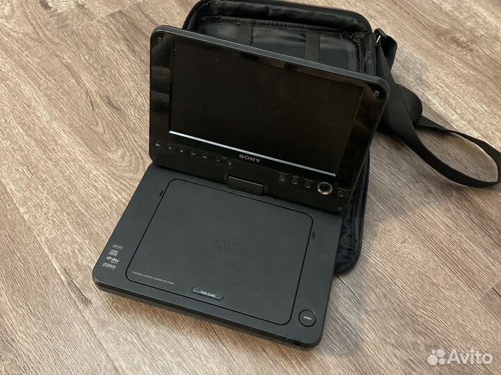 Портативный видеопроигрыватель для dvd и cd Sony