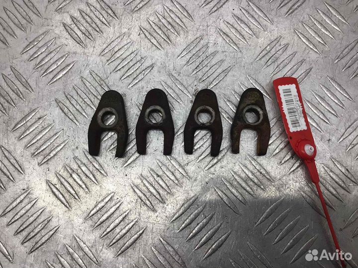 Скоба (кронштейн) крепления форсунки Renault Lagun