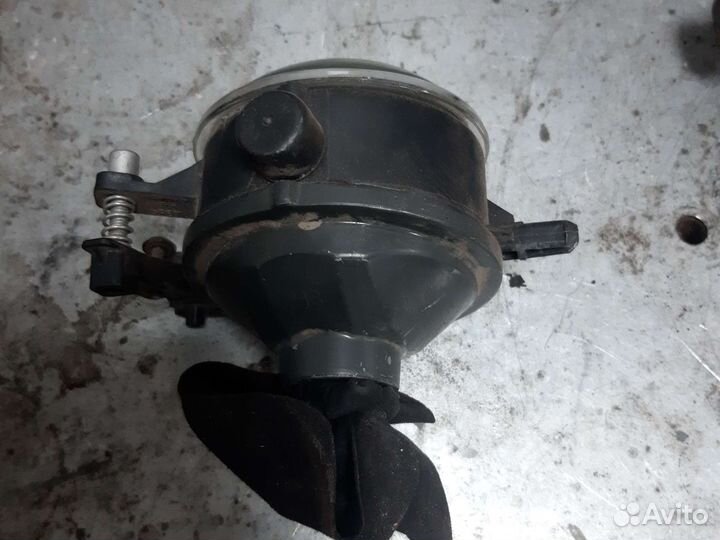 Противотуманная правая фара Ford focus 2