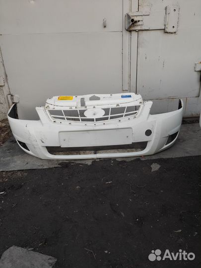 Бампер Приора 2 б/у под покрас