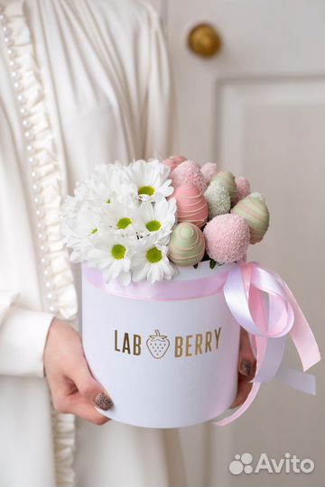 Клубника в шоколаде в коробке