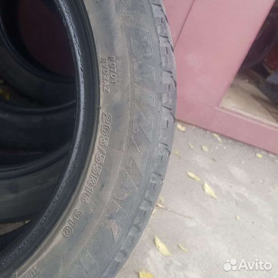 Bridgestone Blizzak Revo GZ 205/55 R16
