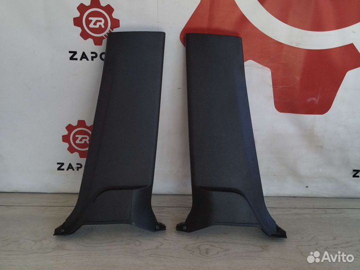 Обшивка стойки Toyota Land cruiser 200