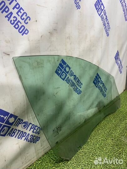 Стекло двери переднее левое Ford Focus 2 седан 1.6