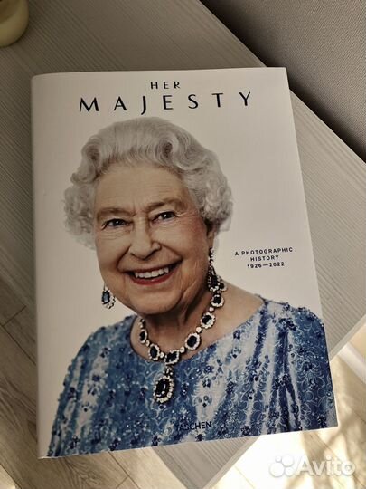 Книга, фотоальбом Елизавета II Her Majesty