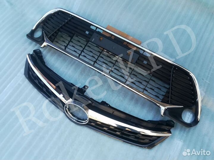 Решетки для Camry 55 14-17 г Exclusive