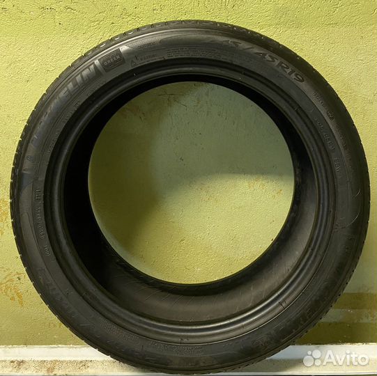 Michelin Pilot HX MXM4 245/45 R19 98W