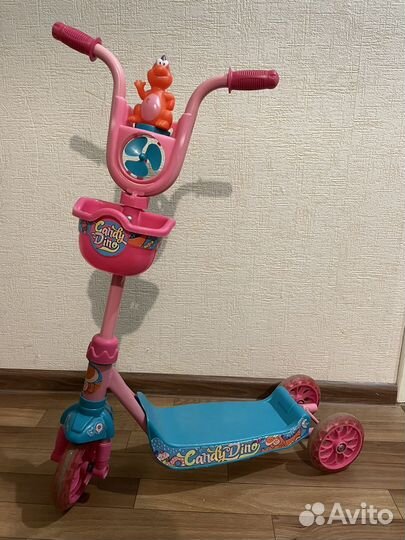 Самокат детский трехколесный для девочки