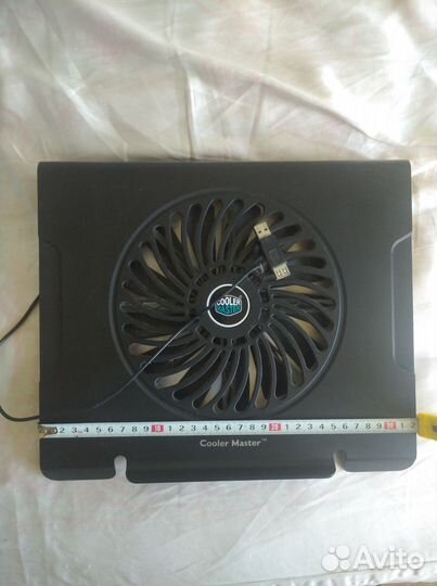 Охлаждающая подставка под ноутбук