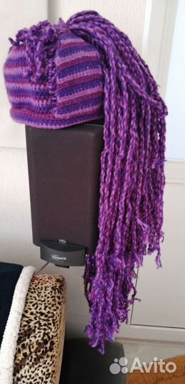 Женская шапка с косичками