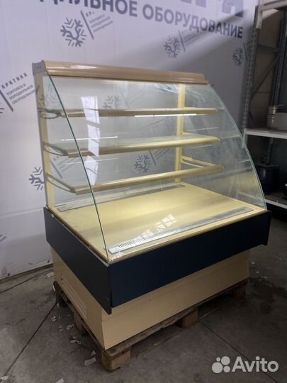 Кондитерская витрина