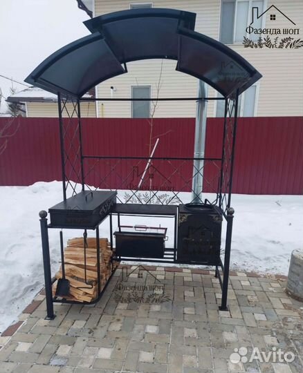 Мангал с крышей