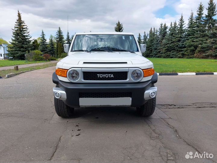 Toyota FJ Cruiser 4.0 AT, 2022, 50 км