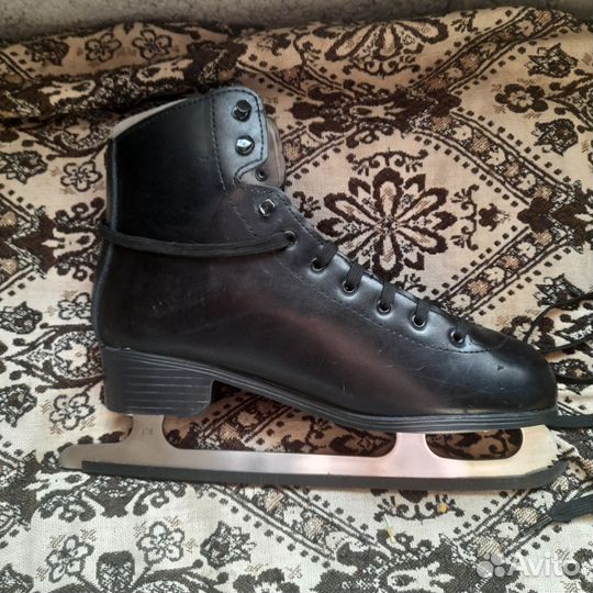Коньки фигурные мужские