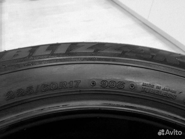 Bridgestone Blizzak Revo GZ 225/60 R17 99S