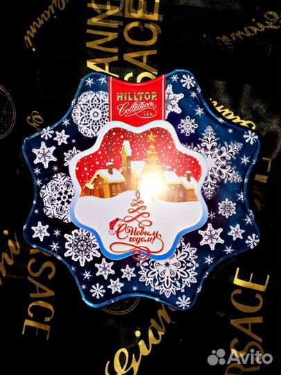 Жестяные банки, чайные коробки