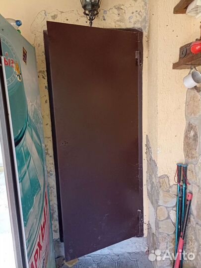 Металлическая дверь бу 80/ 200