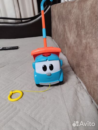 Грузовик лева игрушка