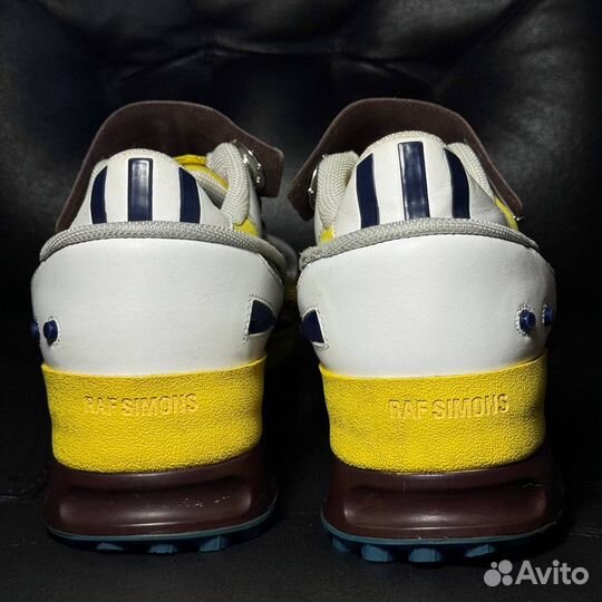 Кроссовки для доставки