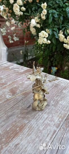 Старинная бронзовая статуэтка