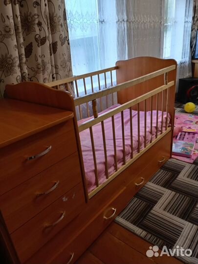 Детская кроватка