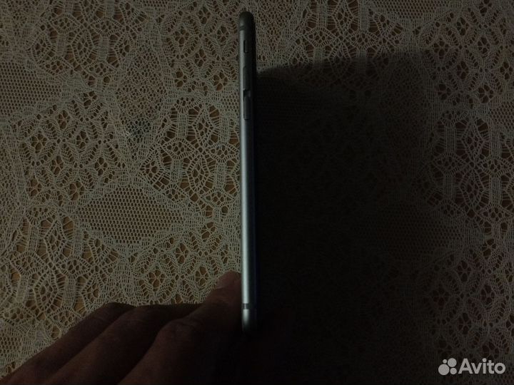 Телефон iPhone 6