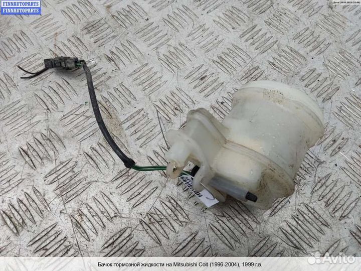 Бачок тормозного цилиндра Mitsubishi Colt V (CJ0)
