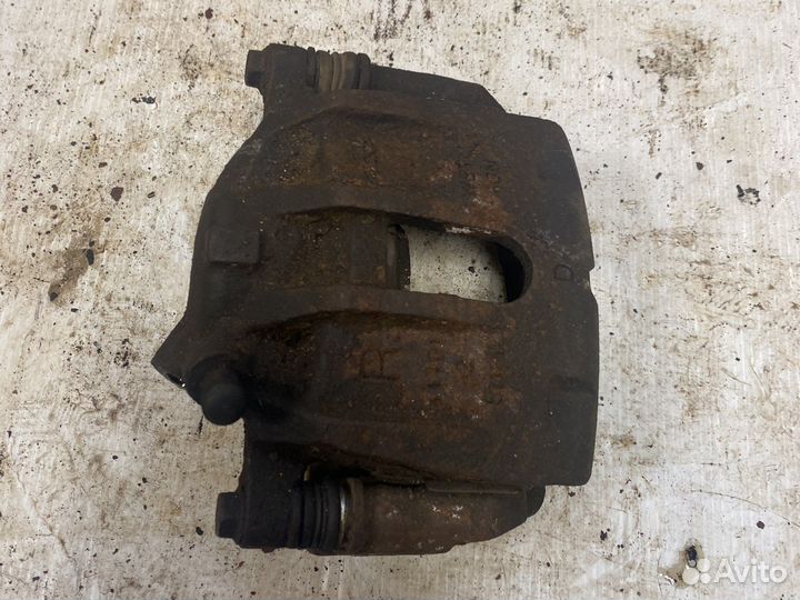 Суппорт передний правый Chery Bonus a13