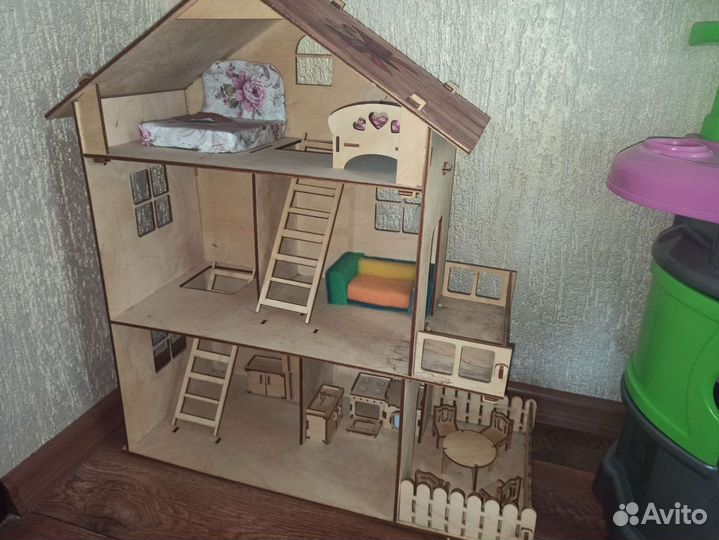 Кукольный домик дерево